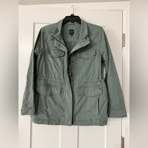Women’s Petite Size M Green GAP Zip-up jacket